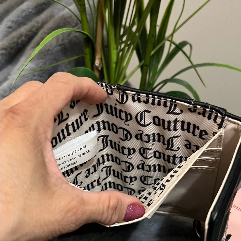 Juicy Couture Black Heart Quilted Wallet NWT retail $35